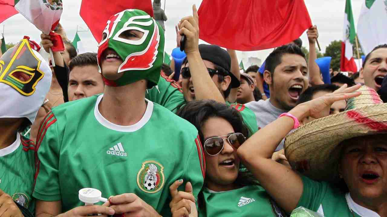 México 2 - 0 Ecuador