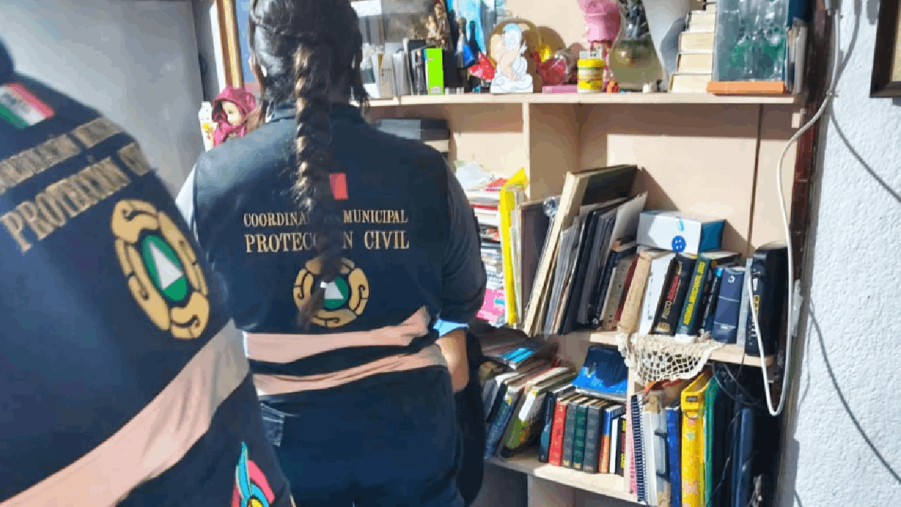 Atienden policía municipal y proyección civil de Tlaxcala a hombre tras reporte de crisis Neuroconvulsiva