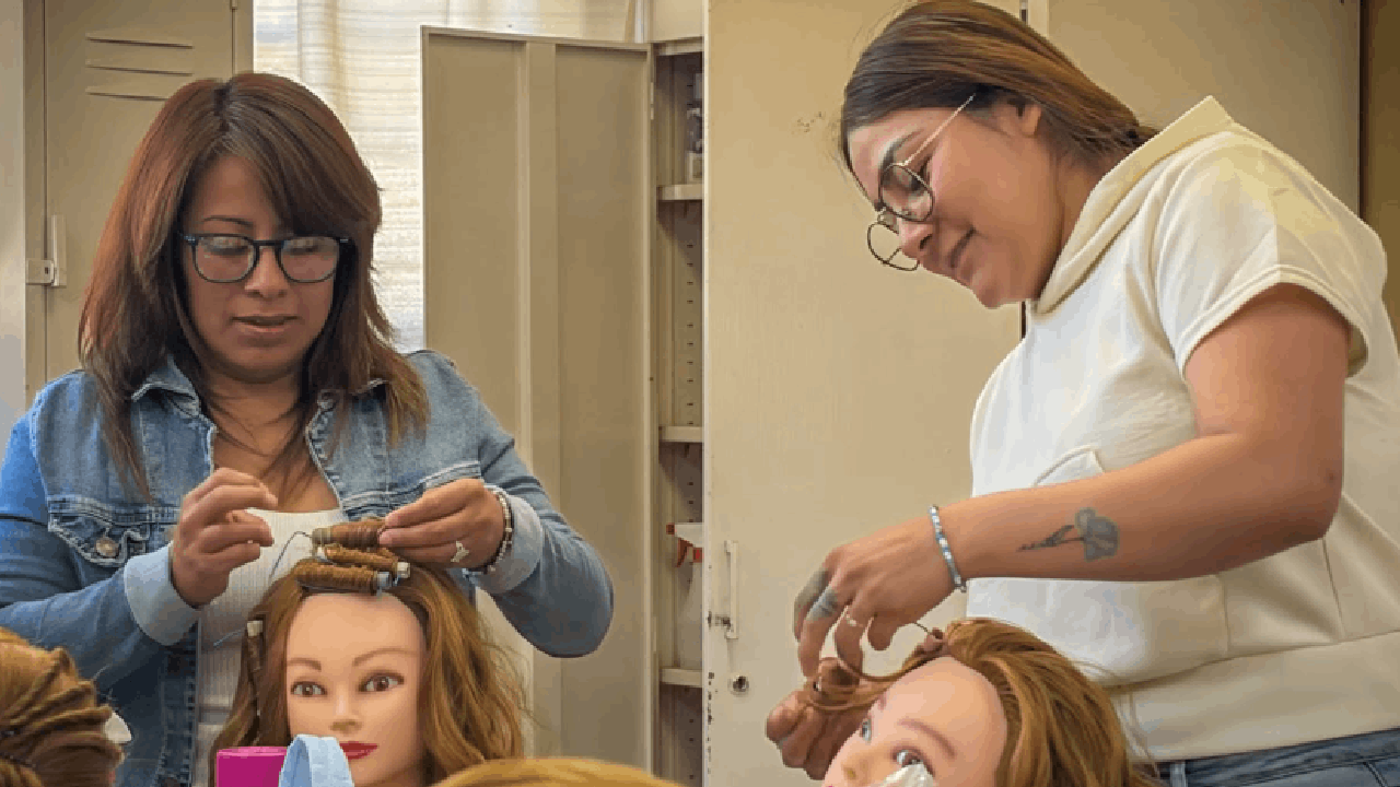 Invita Gobierno de Zacatelco a participar en el Curso Gratuito de Estilismo y Belleza del CEBIS