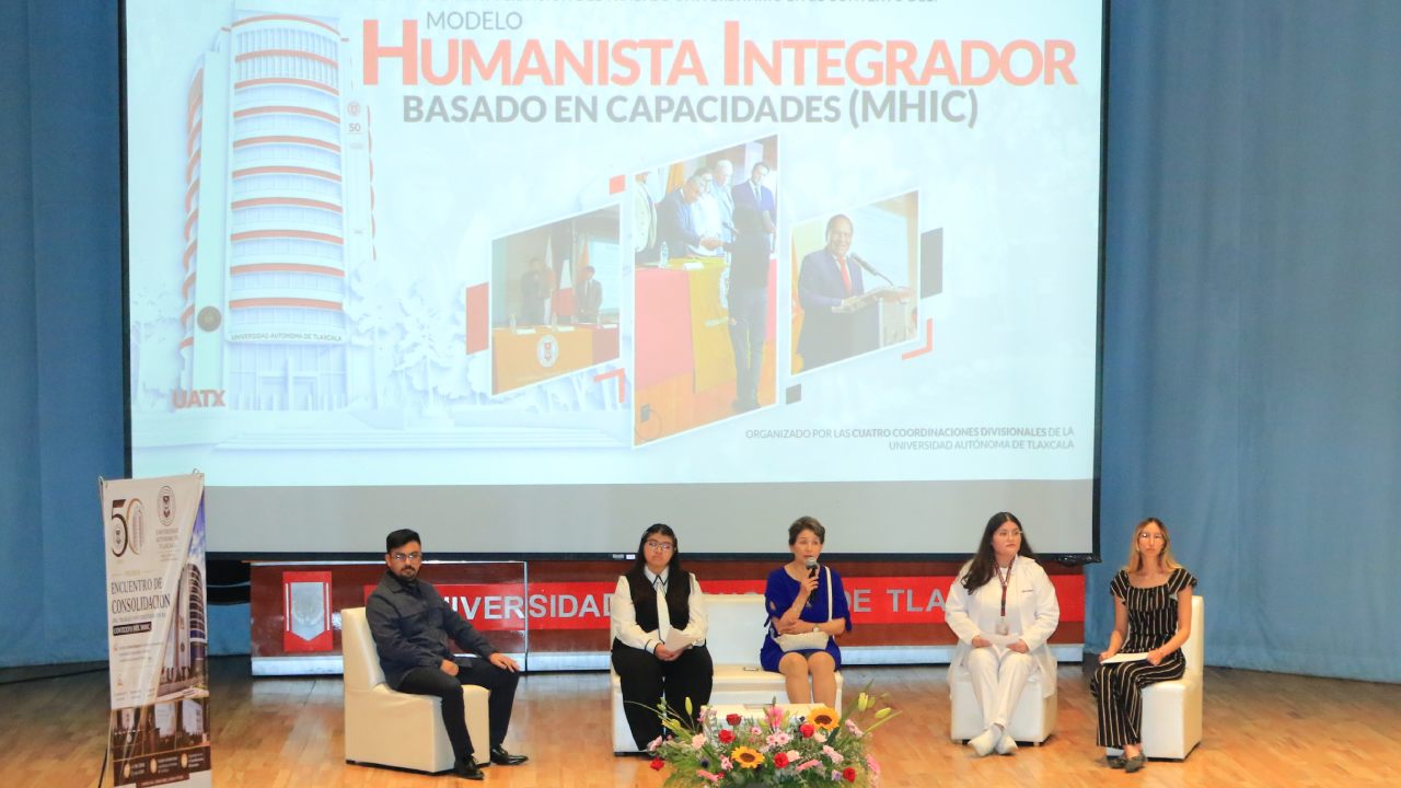 Consolidación significa avanzar hacia horizontes más ambiciosos: Una universidad que se reconozca como referente por su formación bajo el MHIC: Rector de la UATx
