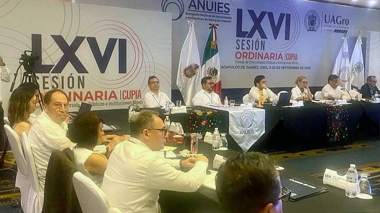 Participa Rector de la UATx en diálogo nacional sobre educación superior