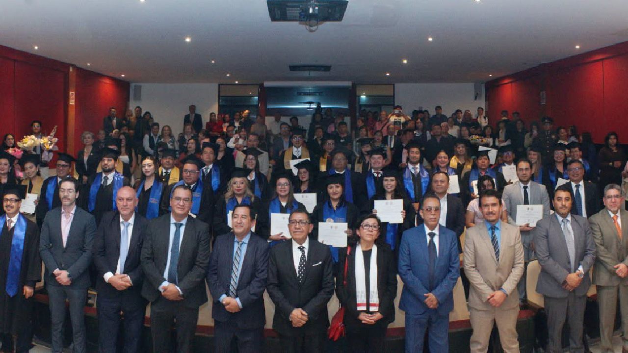 Gradúa CIJUREP-UATx a nuevos maestros y doctores en Derecho