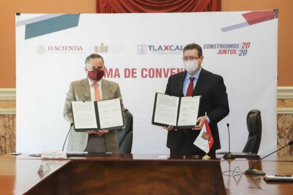 Marco Mena y Santiago Nieto firman convenios para combatir uso de recursos ilícitos