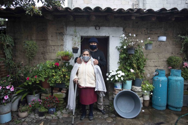 Inicia programa "Supérate" entrega de seguros de vida y vivienda @GobTlaxcala