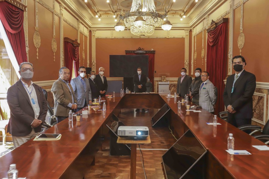 Marco Mena se reúne con dirigentes de partidos políticos @GobTlaxcala